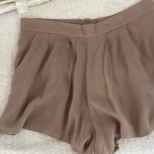 Tobi lined flowy rayon tan shorts